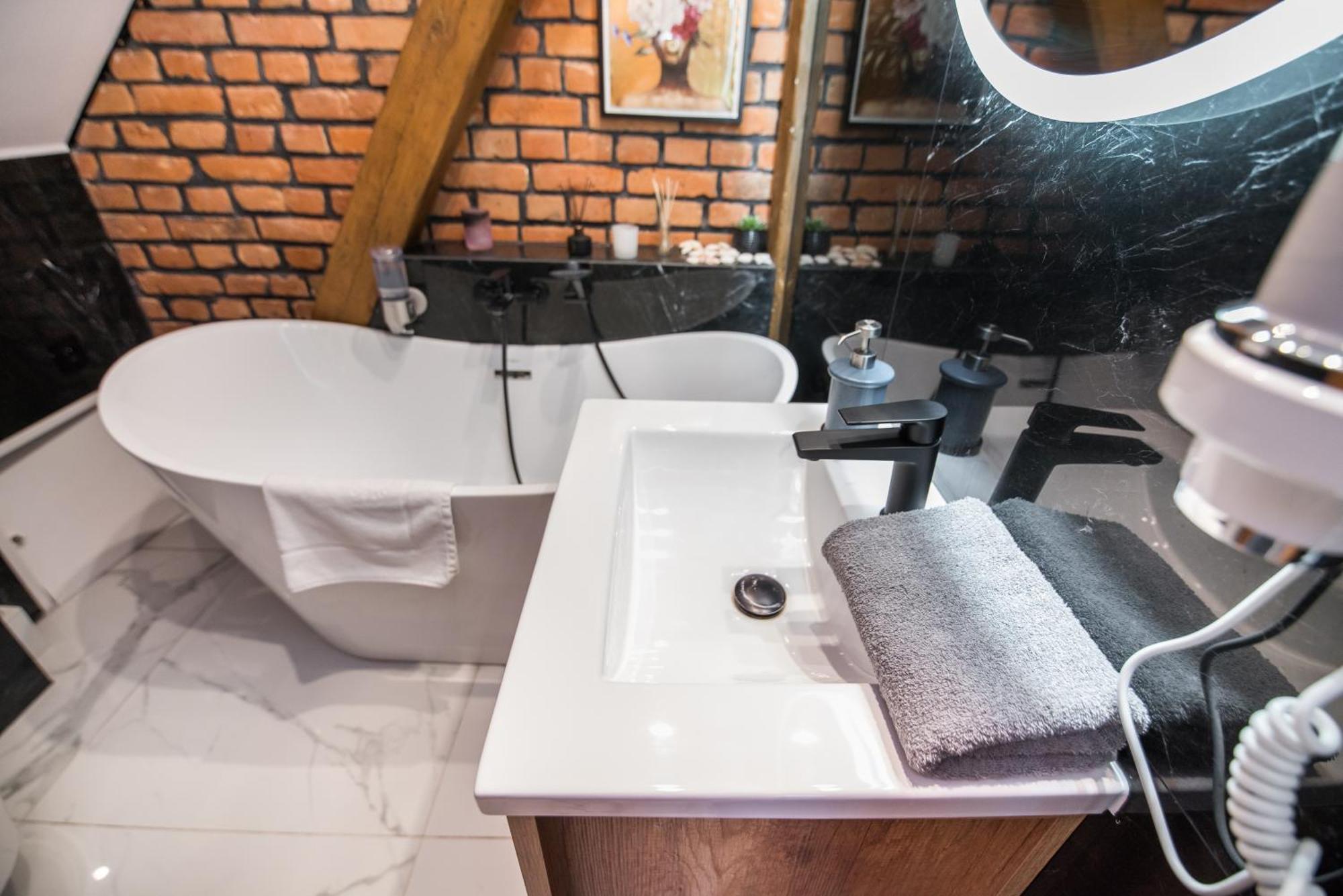 Przytulny Apartament Z Wieza Gliwice Ngoại thất bức ảnh